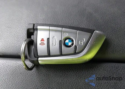 2021 BMW X5 Phev xDrive45E z USA, uszkodzony, nr VIN 5UXTA6C0XM9F97640